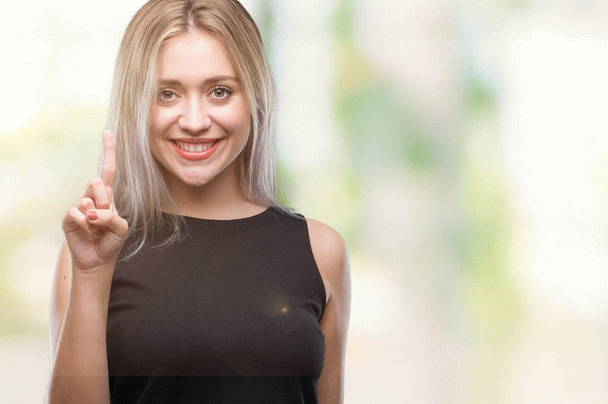 راهنمای خرید و دانستنی‌های غذای تشویقی گربه با ۱۴ نکته